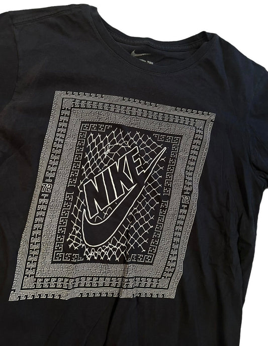 streetwear medium nike t-shirt