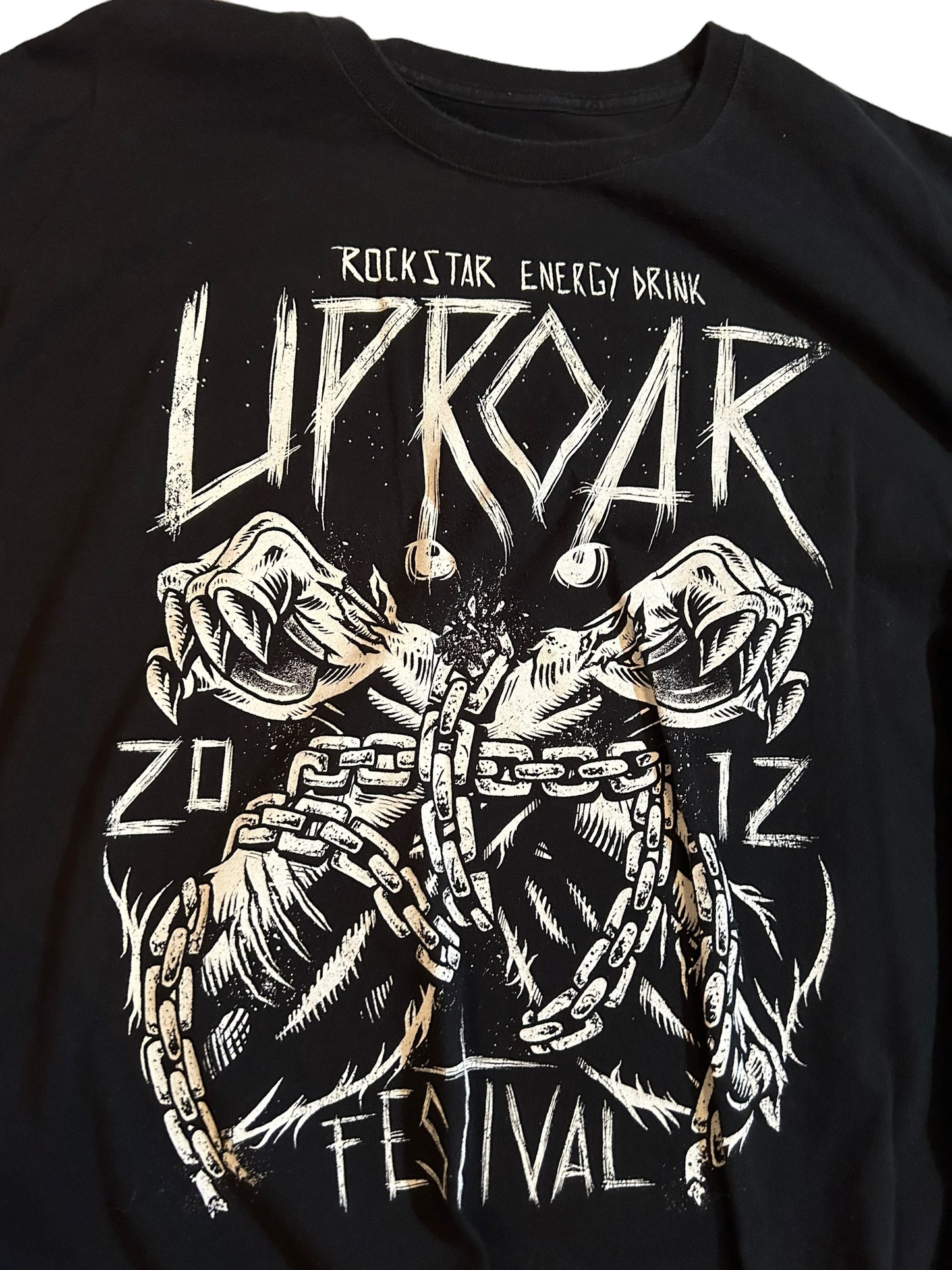 vintage streetwear xx-large uproar festival band t-shirt