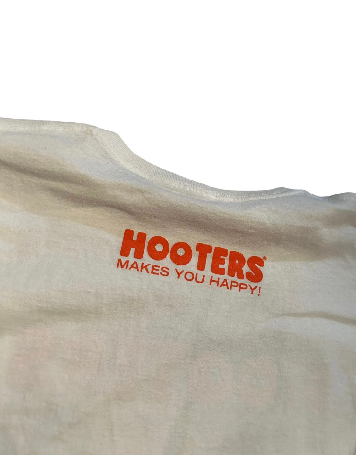 vintage streetwear x-large hooters t-shirt